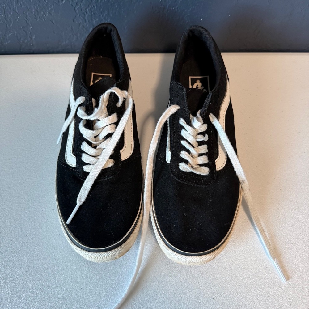 Vans Wardrobe Low Top‎ Sneakers Women 7.5 Black White Canvas Suede Skate Shoes